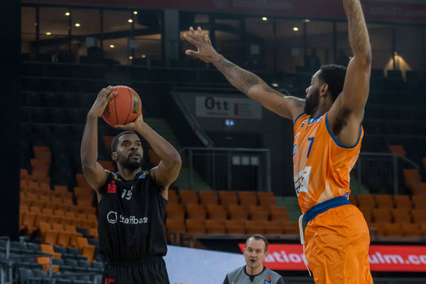 俱乐部与球 俱乐部与球